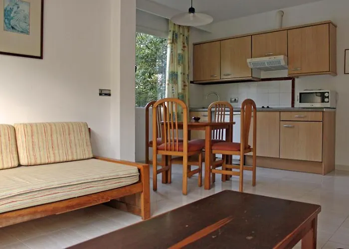 Velas Ξενοδοχείο *